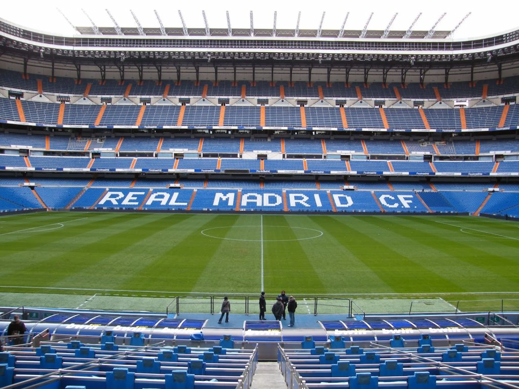 Arquibancada do Estádio Santiago Bernabéu em Madri Arquibancada do Estádio Santiago Bernabéu em Madri