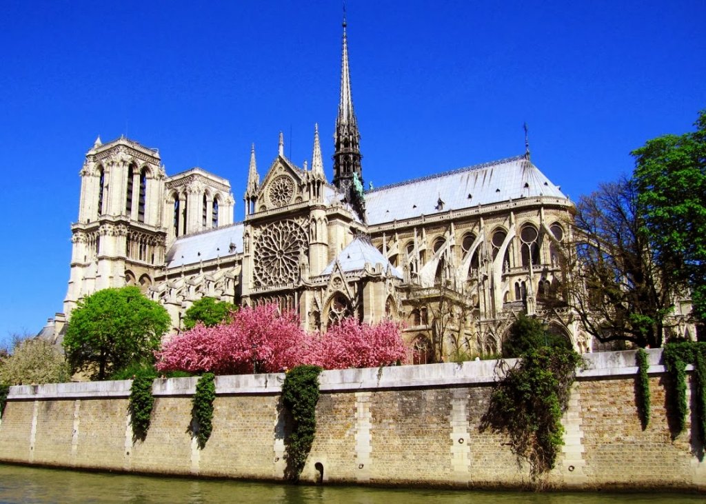 Catedral de Notre Dame em Paris vista de fora Catedral de Notre Dame em Paris vista de fora