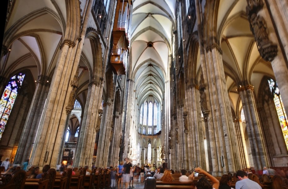 Interior da Catedral de Colônia na Alemanha Interior da Catedral de Colônia na Alemanha
