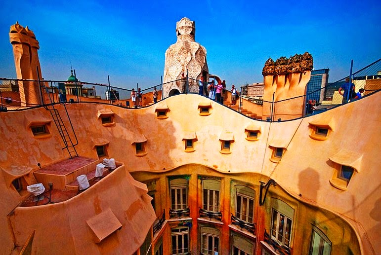 Interior do La Pedrera Casa Mila em Barcelona Interior do La Pedrera Casa Mila em Barcelona
