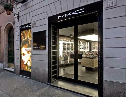 Loja da MAC em rua de Roma Loja da MAC em rua de Roma