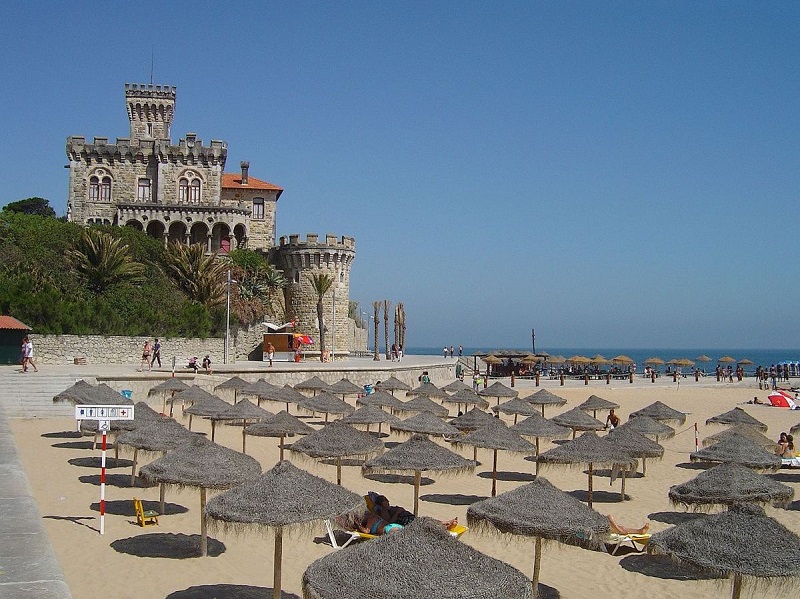 Praia da Costa do Estoril em Portugal