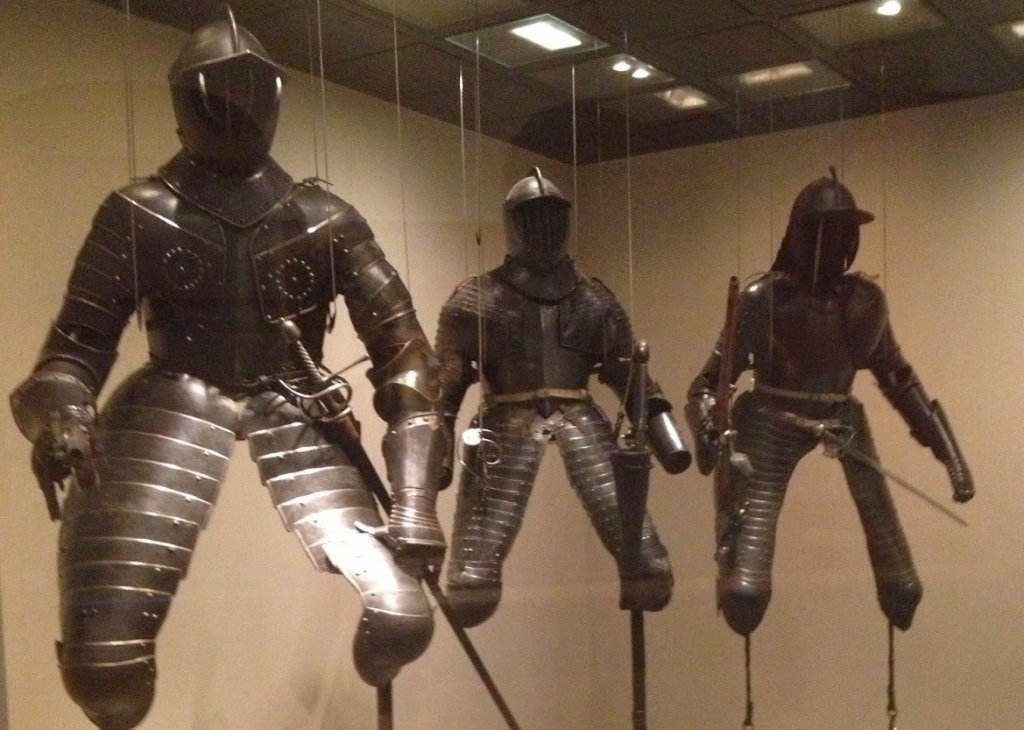 Armaduras expostas no Museu Histórico Alemão em Berlim Armaduras expostas no Museu Histórico Alemão em Berlim