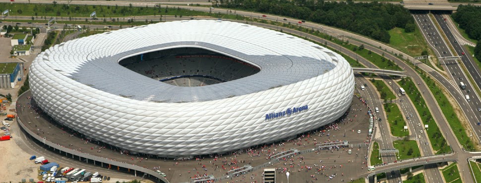 Estádio do FC Bayern de Munique visto de fora Estádio do FC Bayern de Munique visto de fora