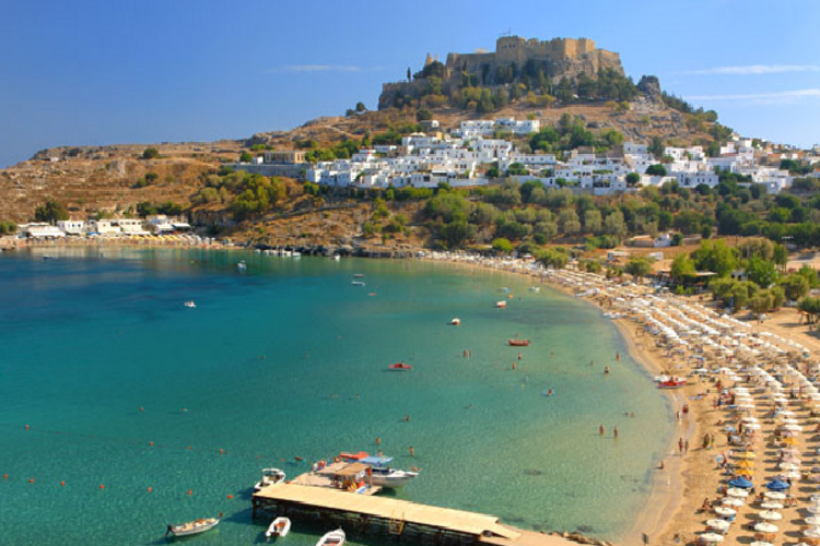 Praia de Lindos na ilha de Rodes Praia de Lindos na ilha de Rodes