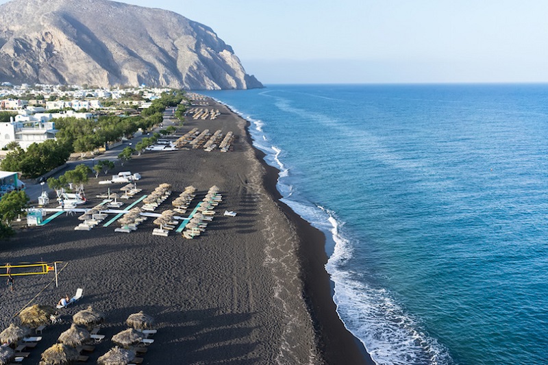 Praia Perissa na ilha de Santorini Praia Perissa na ilha de Santorini