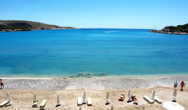 Praia Vouliagmeni em Atenas Praia Vouliagmeni em Atenas