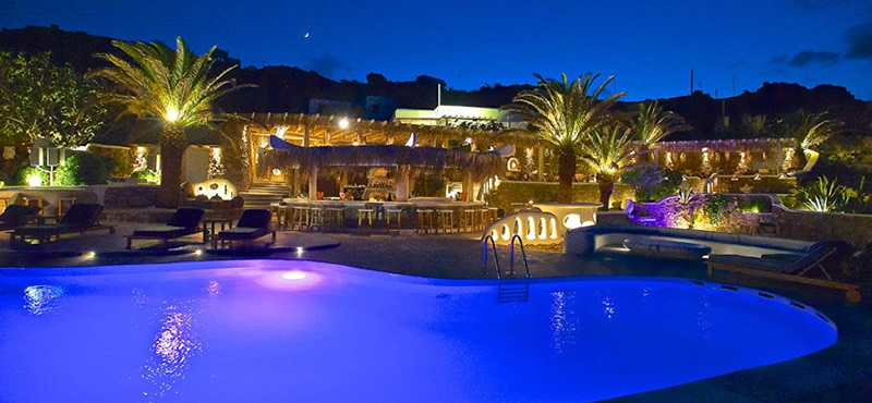 Jackie O' Super Paradise na ilha de Mykonos Jackie O' Super Paradise na ilha de Mykonos