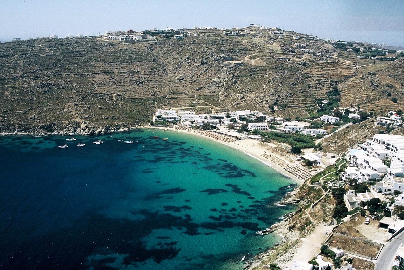 Praia Psarou na ilha de Mykonos Praia Psarou na ilha de Mykonos