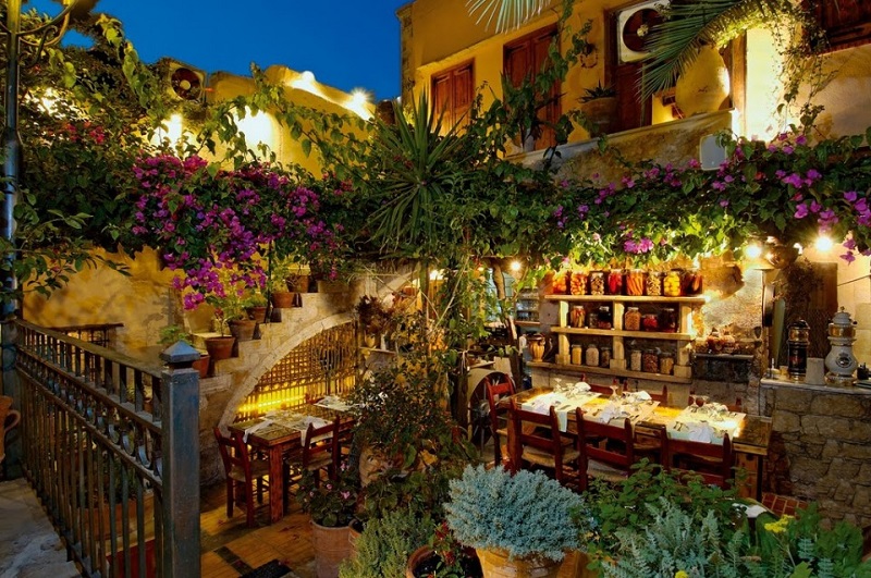 Restaurante Avli na ilha de Creta Restaurante Avli na ilha de Creta