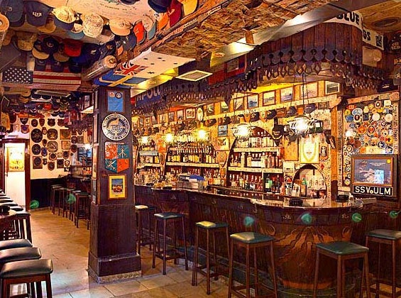 El Mondo Bar na ilha de Creta El Mondo Bar na ilha de Creta