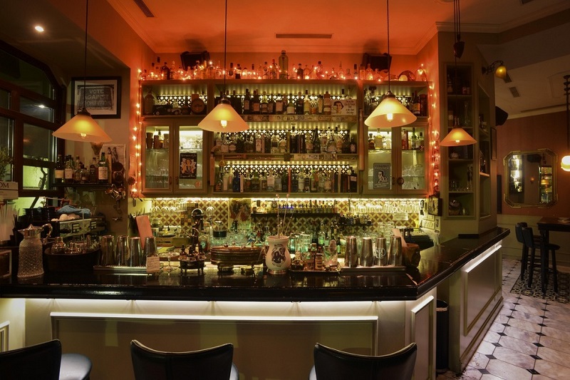 Gin Joint em Atenas Gin Joint em Atenas
