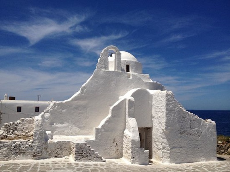 Igreja Panagia Paraportiani na ilha de Mykonos Igreja Panagia Paraportiani na ilha de Mykonos