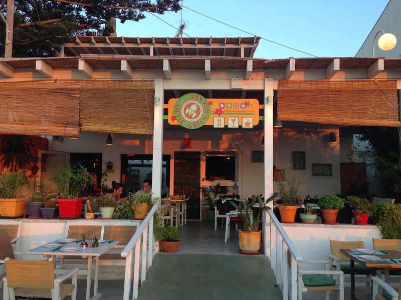 Restaurante Little Green Rocket na ilha de Paros Restaurante Little Green Rocket na ilha de Paros
