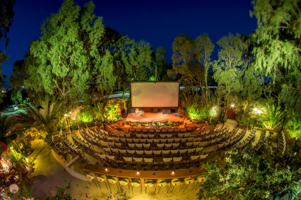 Cinema ao ar livre na ilha de Santorini Cinema ao ar livre na ilha de Santorini