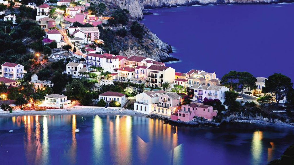 Vila de Assos na ilha de Cefalônia Vila de Assos na ilha de Cefalônia